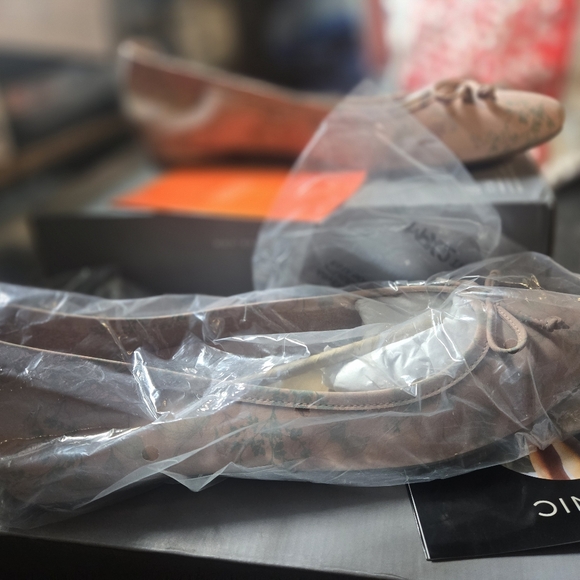 Vionic Callisto Botanical Ballet Flats new in Box size 11 - Picture 3 of 7